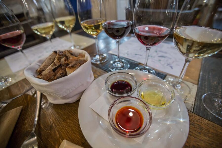 Budapest: Wine, Cheese, and Charcuterie Tasting - The wine lineup: five Hungarian pours, and why Tokaj matters