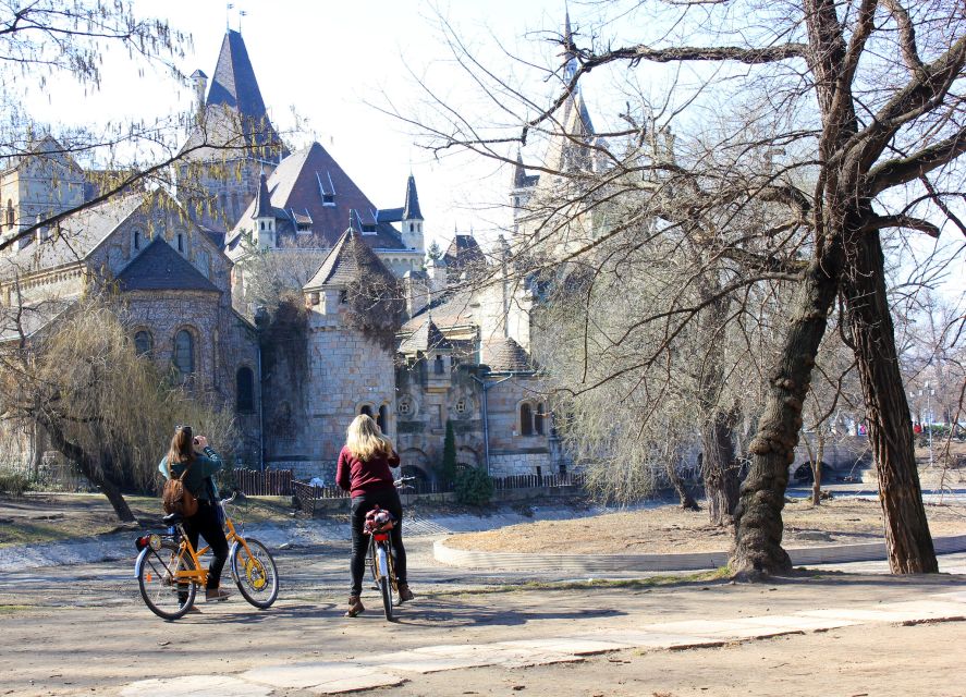 Budapest ❤️Winter Bike Tour with Coffee Stop❤️ - Heroes’ Square and City Park: where the city relaxes