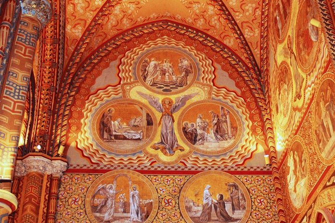 Castle District tour with Matthias Church Ticket & Cake & Coffee - Cake, coffee, and the pacing that keeps your brain awake