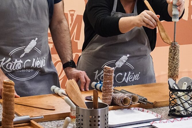 Chimney Cake Workshop Budapest Downtown - Kürtőskalács Class - Inside the 1 hour 15 minutes: what happens from start to finish