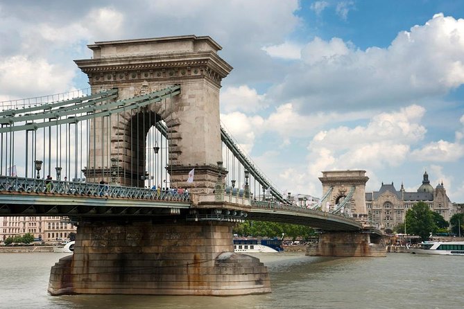 Classic Walk in Budapest - A Three-Hour Shortcut to Buda and Pest