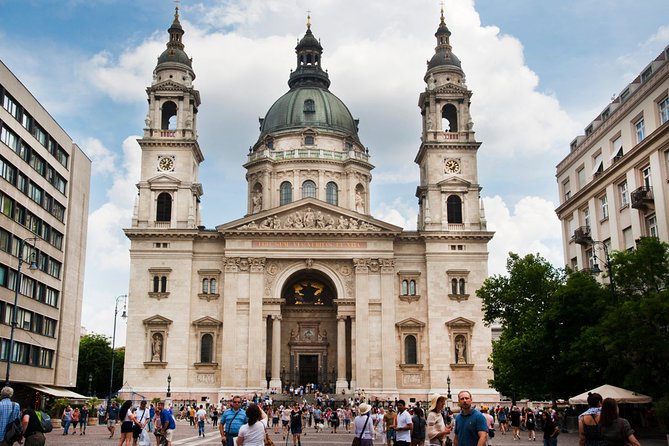 Classic Walk in Budapest Historical Center - St. Stephen’s Basilica: big views, symbolism, and no ticket pressure
