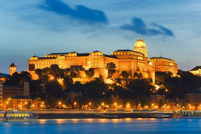 Cocktail Cruise and City Views on the Danube in Budapest - Parliament, Elisabeth Bridge, and the Gellért Hill View