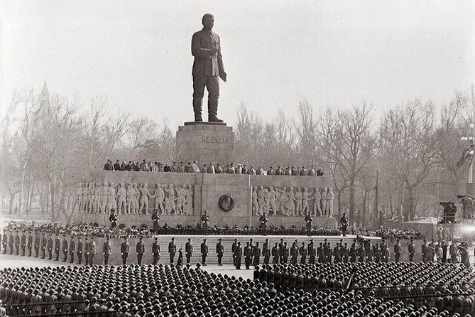 Communist Budapest Walking Tour - Bem József Square: 1956 Comes Alive in the Streets