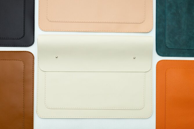 Create a unique leather accessory in downtown Budapest! - Your Tablet Tutorial: How the Class Stays Simple