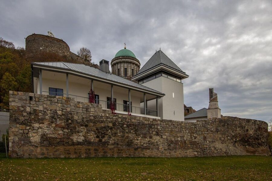 Danube Bend: Private 8-Hour Full Board Tour from Budapest - Esztergom Basilica: Interior Time Plus the Treasury and Cupola Views