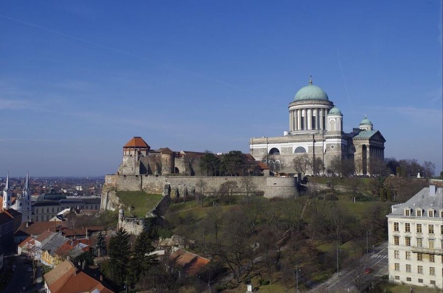 Danube Bend: Private 8-Hour Full Board Tour from Budapest - Dobogó-kői-kilátó and the Early Photo Stops That Set the Tone