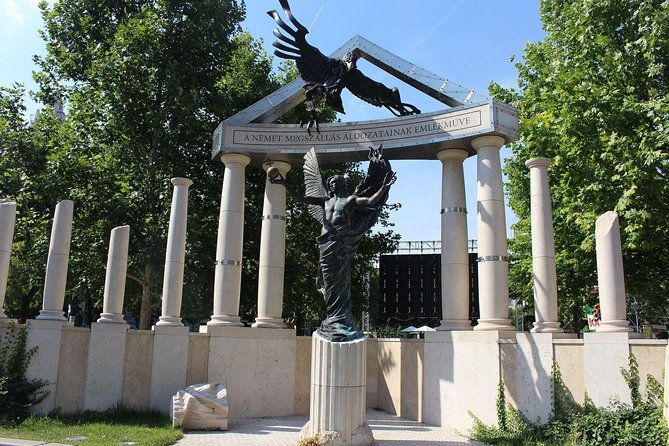 Downtown Pest Walking Tour - Freedom Square and the Stock Exchange Palace: Money Gets Beautiful
