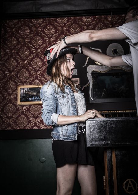 Escape Rooms by PanIQ Room in Budapest - Escape Rooms by PanIQ Room: The Detective Setup in Budapest