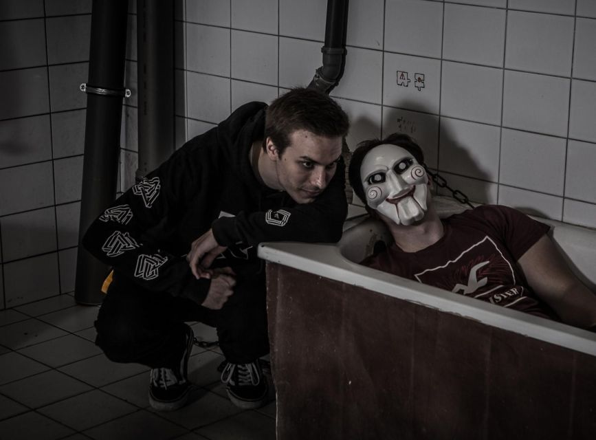 Escape Rooms by PanIQ Room in Budapest - How the 1-Hour Game Actually Flows (Briefing to Photo)