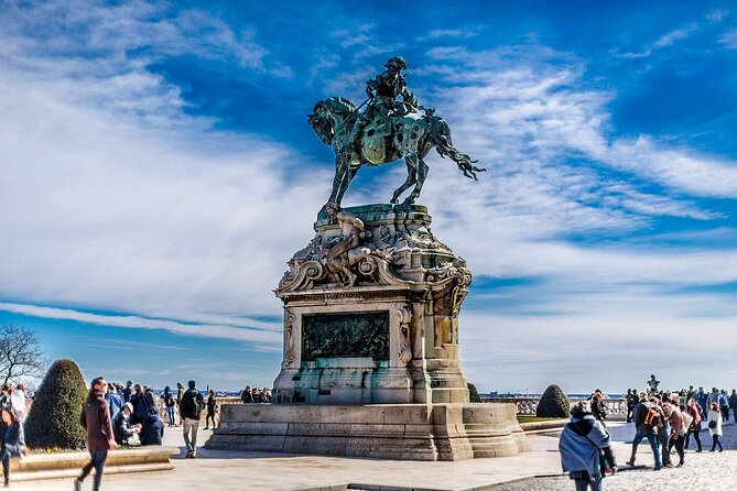 Essential Walking Tour - Fountain of King Matthias: a quick stop with a purpose