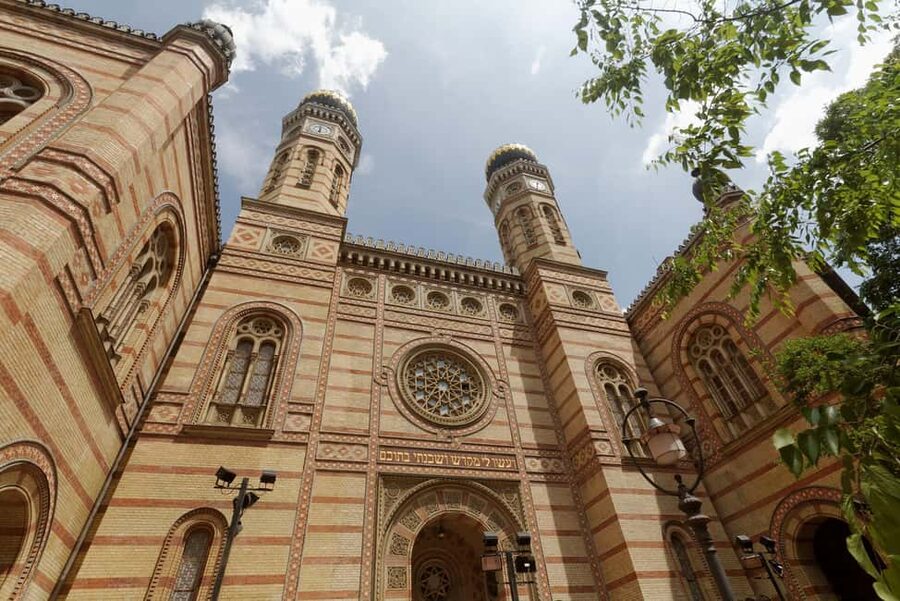 Explore the rich Jewish heritage of Budapest PRIVATE TOUR - Entering Budapest’s Jewish Quarter, one street at a time