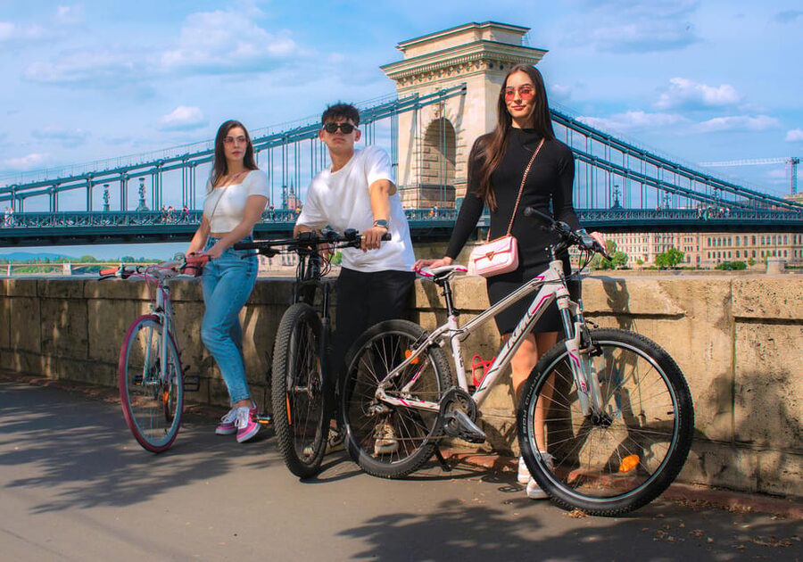 Explore the rich Jewish heritage of Budapest PRIVATE TOUR - The ghetto memorial wall: when the street turns into a record