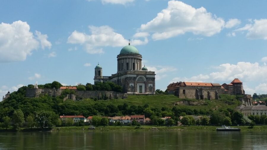 From Budapest: Danube Bend Full-Day Private Tour with Lunch - Private Guide and Transport From Budapest, Pacing You Can Feel