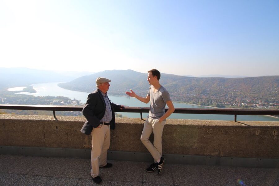 From Budapest: Danube Bend & Szentendre Tour with Lunch - The return to Budapest: boat cruise days and bus days