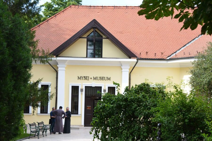 From Budapest: Szentendre Artists' Village Tour - Getting There and Back from Budapest (40 Minutes Each Way)