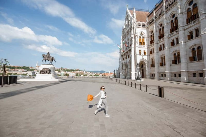 From Vienna: Bratislava & Budapest Guide One Day Tour - The optional pro photo session: how to decide if it is worth it