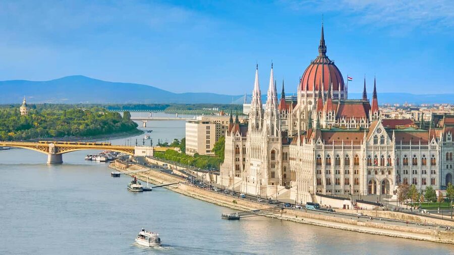 From Vienna: Bratislava & Budapest Guided one day Round Tour - Vienna to Bratislava, the day starts easy