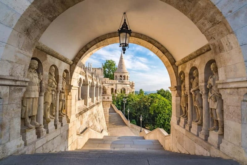 From Vienna: Budapest Small-Group Guided Day Tour - Crossing from Vienna to Budapest: the comfort-and-story rhythm