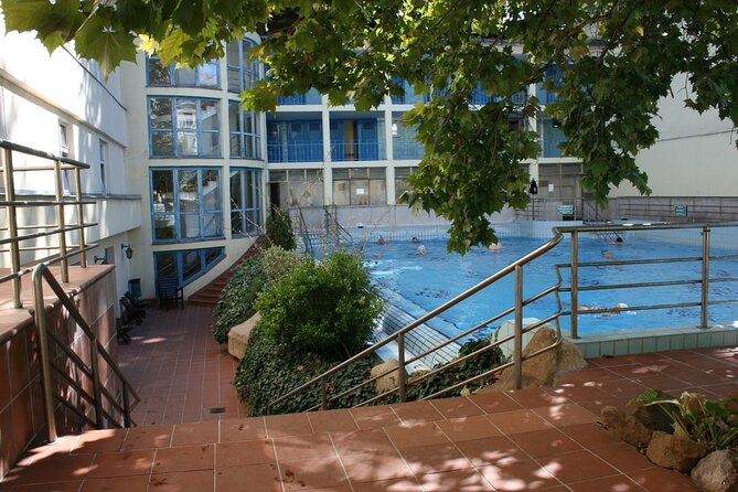 Full-Day Admission to Budapest Lukacs Thermal Bath - Crowds, sauna access, and the comfort sweet spot
