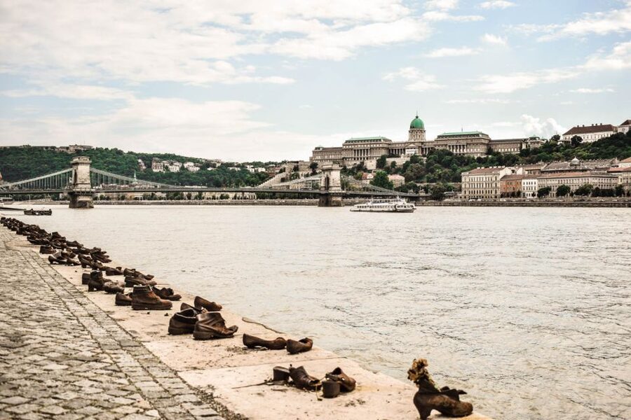 Full Day Budapest City Tour with Lunch, Wine & Dessert - Meeting at the Opera House, then learning the city’s logic