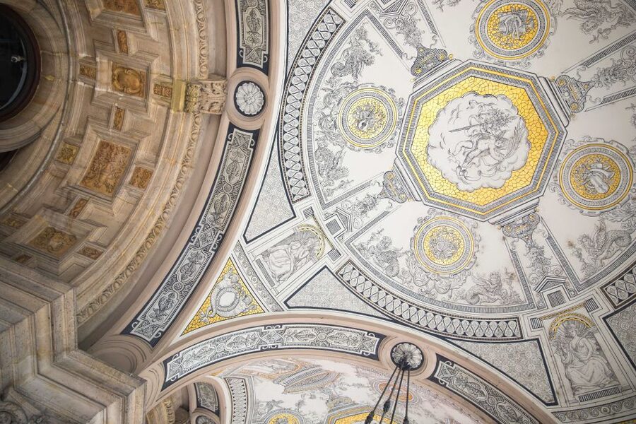 Full Day Budapest City Tour with Lunch, Wine & Dessert - Dohány Street Synagogue, history told from the ground up