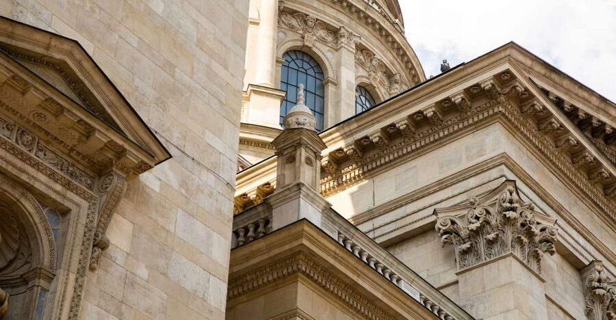 Full Day Budapest City Tour with Lunch, Wine & Dessert - Heroes’ Square, Vajdahunyad Castle, and Széchenyi Spa in one sweep