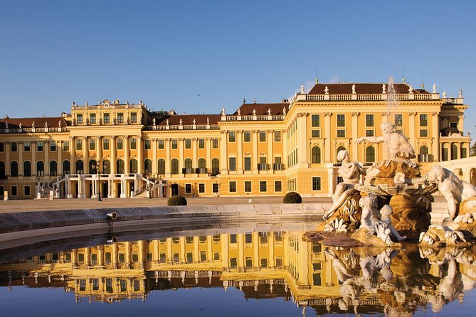 Full day PRIVATE GUIDED VIENNA tour from Budapest with lunch and drinks - St. Stephen’s Cathedral and MuseumsQuartier on Foot