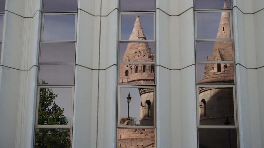 German guided tour through Budapest's castle district - Royal Castle Hill views and the funicular moment