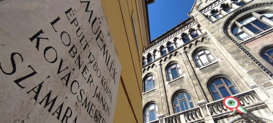 German guided tour through Budapest's castle district - How to make it smooth: shoes, outside-only sights, and timing
