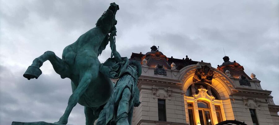 German speaking guided walking tour in Budapest - What Makes Gábor Glasner’s Style Feel Worth It