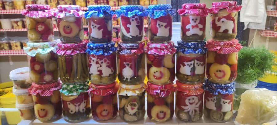 German tour: Central Market Hall of Budapest with tastings - German-language tour reality check (and how to make it work)