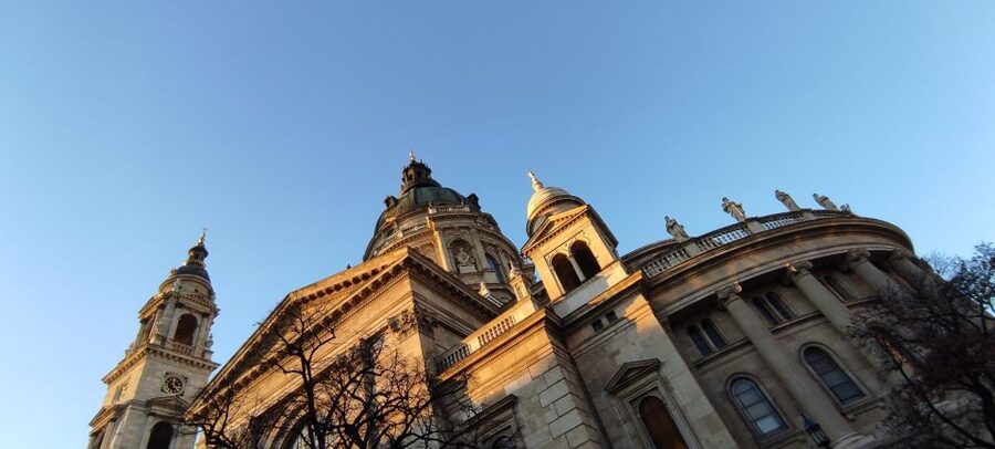 German tour in the Budapest city centre & the Jewish quarter - Downtown Budapest in the 1890s: Palaces, Banks, and Daily Life