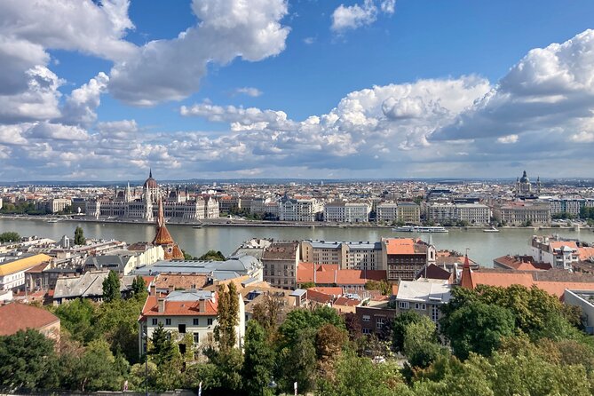 Half day Budapest city tour by car / minivan - Castle District viewpoints: Matthias Church and Fisherman’s Bastion terraces