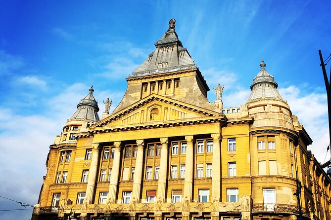 Highlights of Budapest Walking Tours - Stop 2: Hungarian National Museum garden, architecture in the background