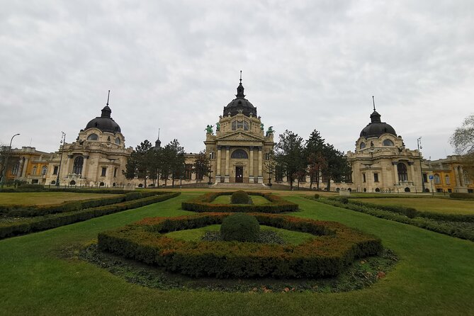 Historical and Cultural Walking Tour in Budapest - St. Stephen’s Basilica and the Holy Right Hand