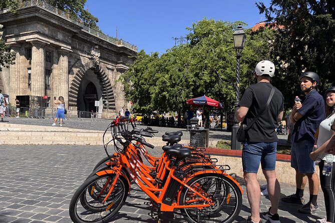 Historical Bike Tour of Budapest 2.5 Hours with Local Guide - Safety and comfort tips for mixed e-bike and pedal groups