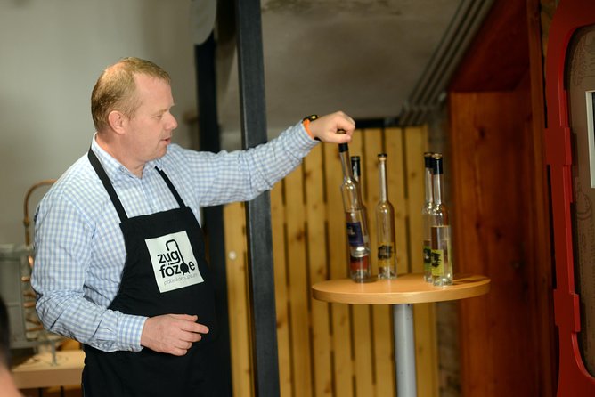 Hungarian pálinka distillery visit and tasting - The tasting itself: 3 award-winning pálinkas plus pretzels