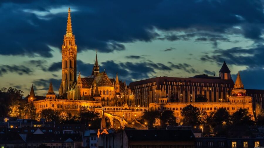 Iconic Budapest tour with Classic Russian Jeep and G-Wagon - Chain Bridge, Parliament, and the river connections you should know