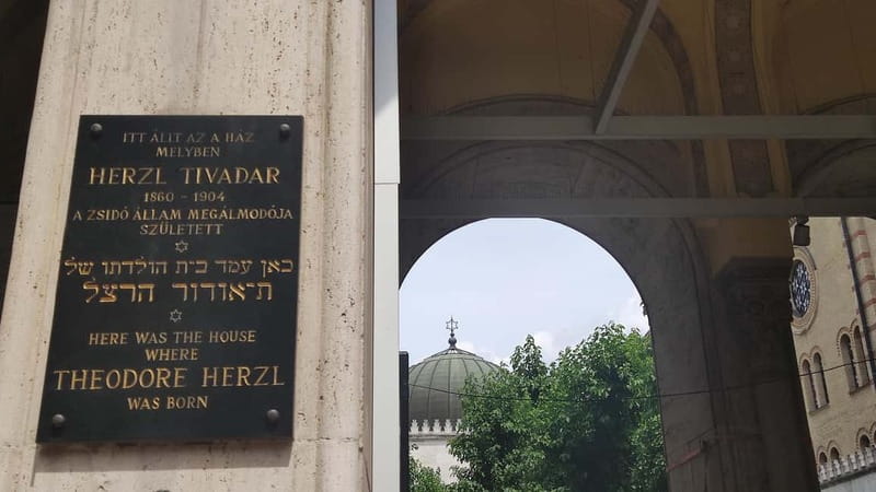 Jewish Budapest (German-language city tour) - Key points to look for