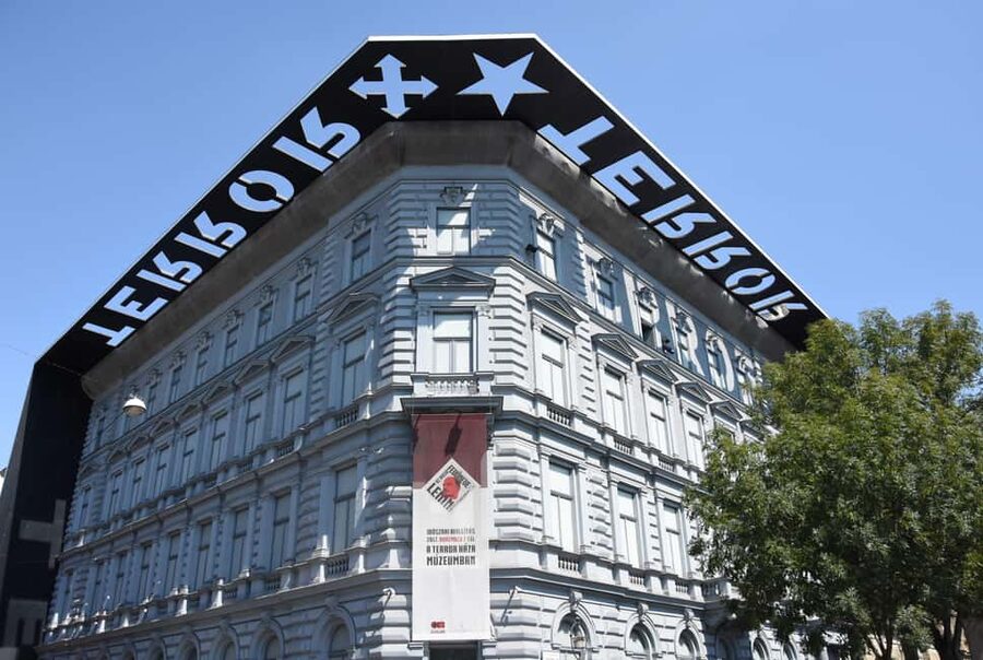 Life Behind the Iron Curtain, the communist Budapest private - Gellert Hill, Citadella, and the Liberty Statue’s Size and Symbolism