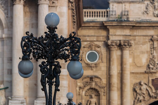 Live virtual walking tour in the Buda Castle quarter - Starting at Sándor Palace, Then Getting Oriented Fast