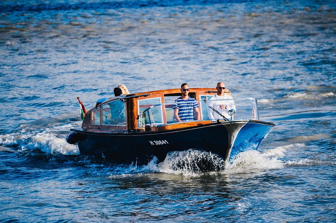 Luxurious, private day cruise with a waterlimousine to Szentendre - Choosing between 1 and 3 hours, quick highlights or more time on land