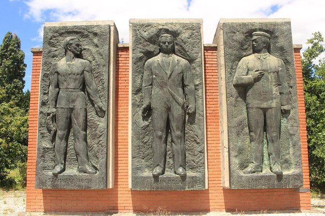 Memento Park Entrance Ticket - Who should buy this Memento Park entrance ticket?