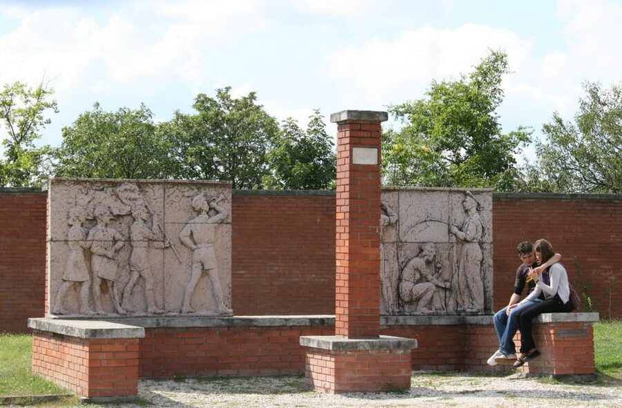 Memento Park: Official Guided Tour with Entry Ticket - Witness Square to Stalin’s Grandstand: where the story begins