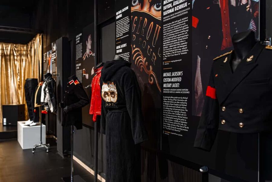 Michael Jackson HIStory Exhibition Entry Ticket - Entering the HIStory Exhibition in Budapest