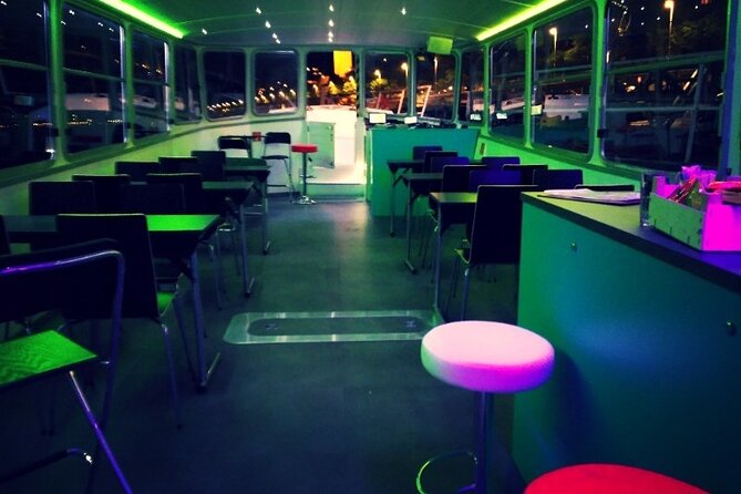One hour Hen or Stag private party boat Budapest with unlimited beer and wine - The Bar Package: Unlimited beer, wine, champagne, and a shot