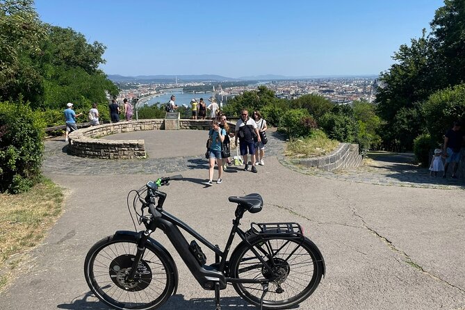 Private Budapest Adventure E-bike Tour to Buda Hills - Stop 1 in Budapest: Getting Oriented on Two Wheels