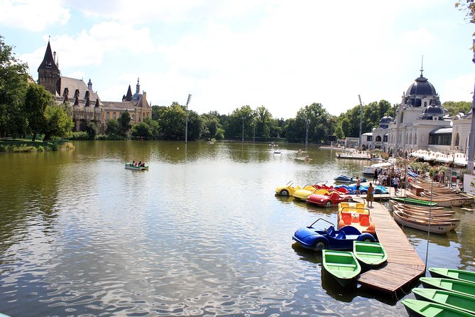 Private Budapest All In One Walking Tour with Strudel Stop - A private half-day that gives you bearings fast