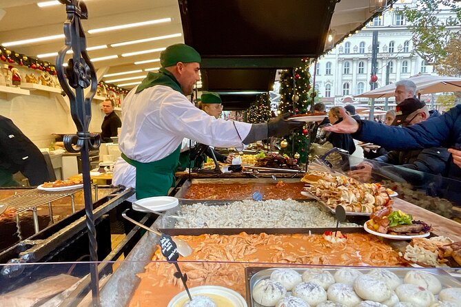 Private Budapest Christmas Market Tour with Chimney Cake & Mulled Wine - How the guide turns holiday sights into context